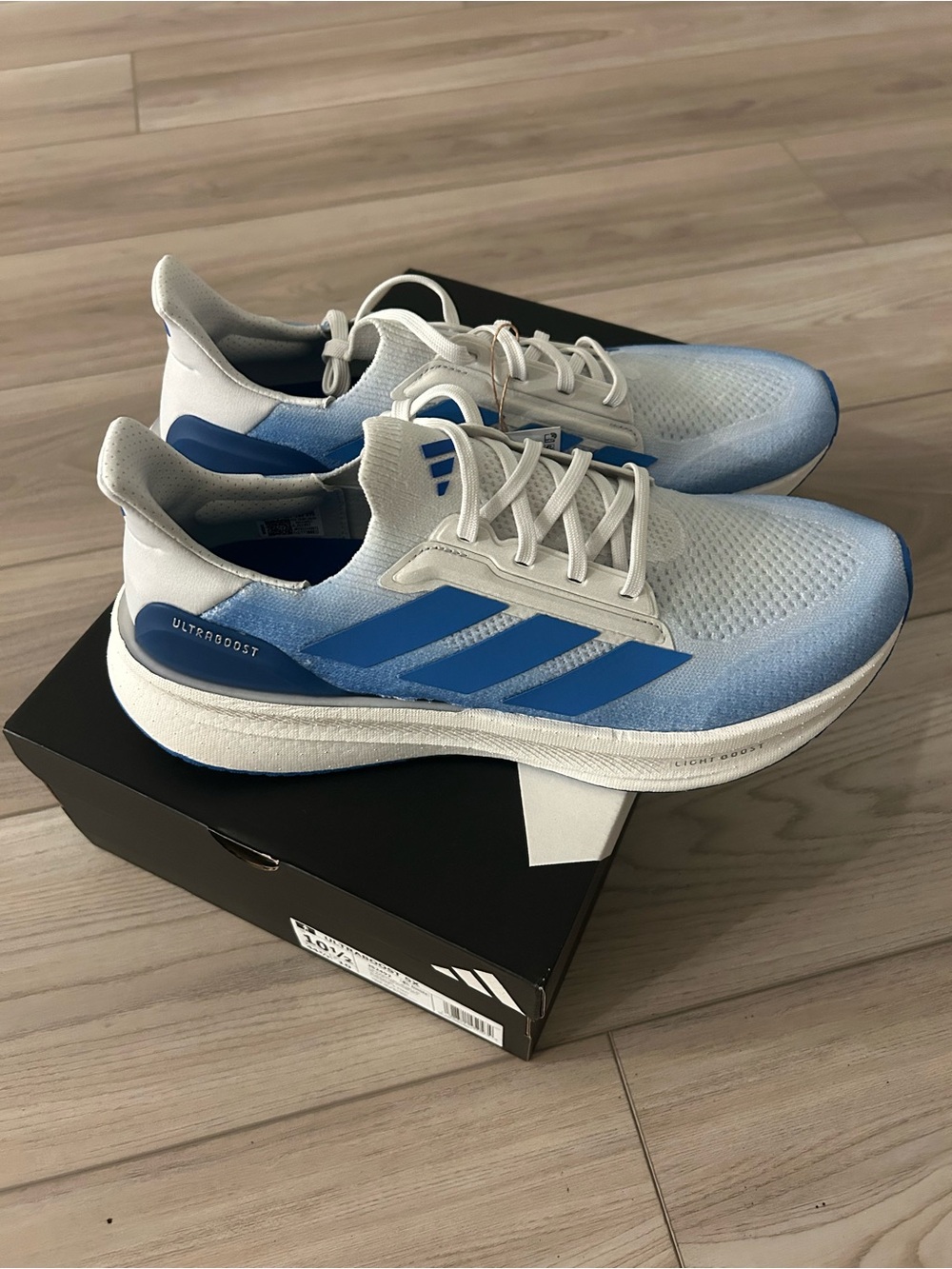 Men's Adidas ULTRABOOST 5X - US 10.5 / Crystal White / Blue / Blue× 1
